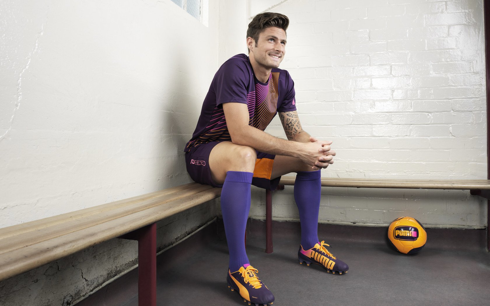 五大联赛是否出现双中场核心互换持球节奏趋势，五大联赛中场休息多久